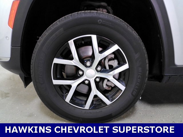 Used 2024 Jeep Grand Cherokee L Limited w/ Luxury Tech Group II image 42
