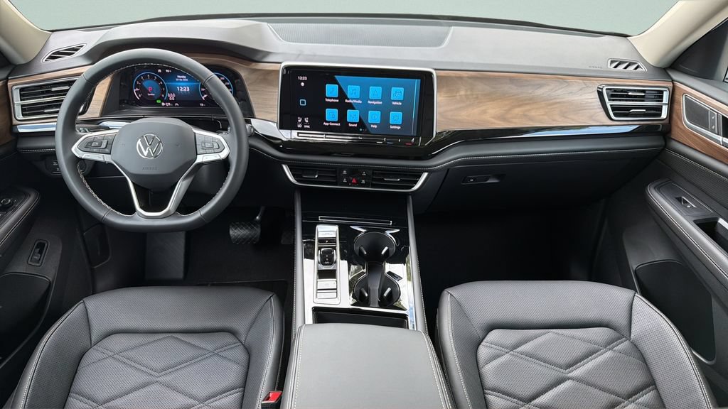 New 2026 Volkswagen Atlas SE FWD image 11