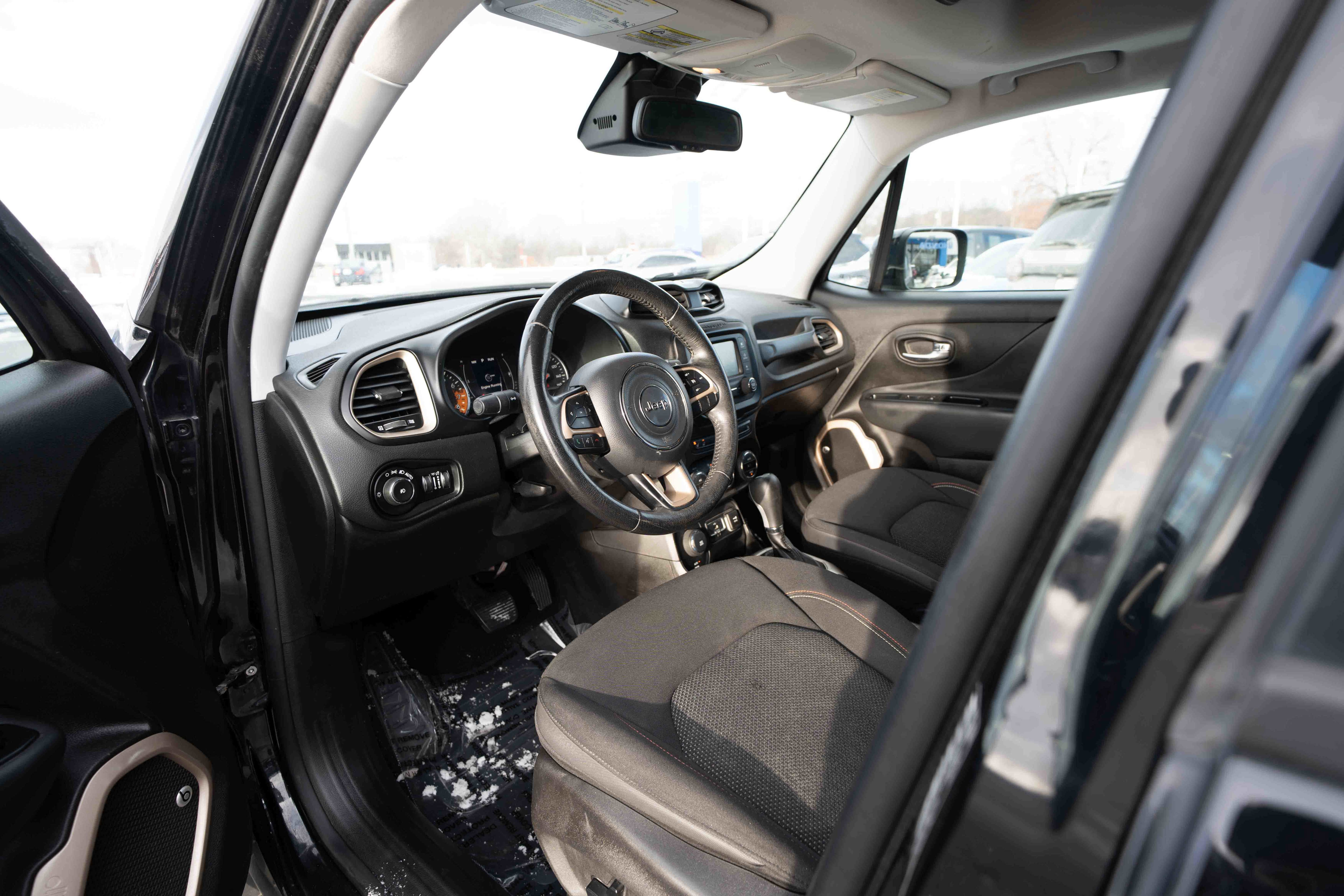 Used 2016 Jeep Renegade 75th Anniversary image 7