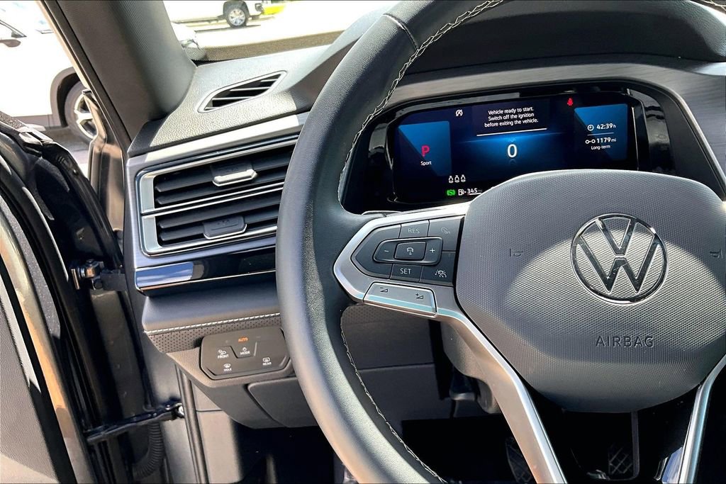 Certified 2025 Volkswagen Atlas Cross Sport SE FWD image 24