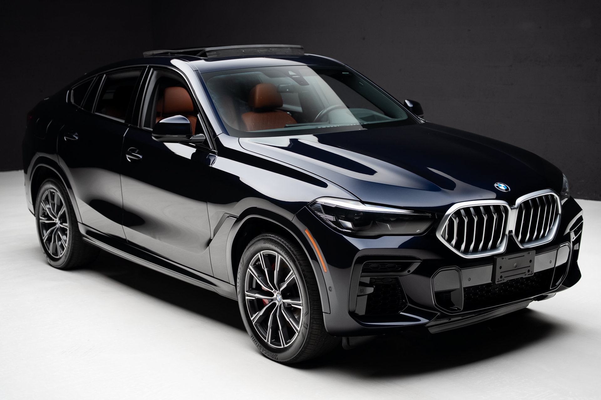 Used 2023 BMW X6 xDrive40i w/ M Sport Package AWD/4WD image 41