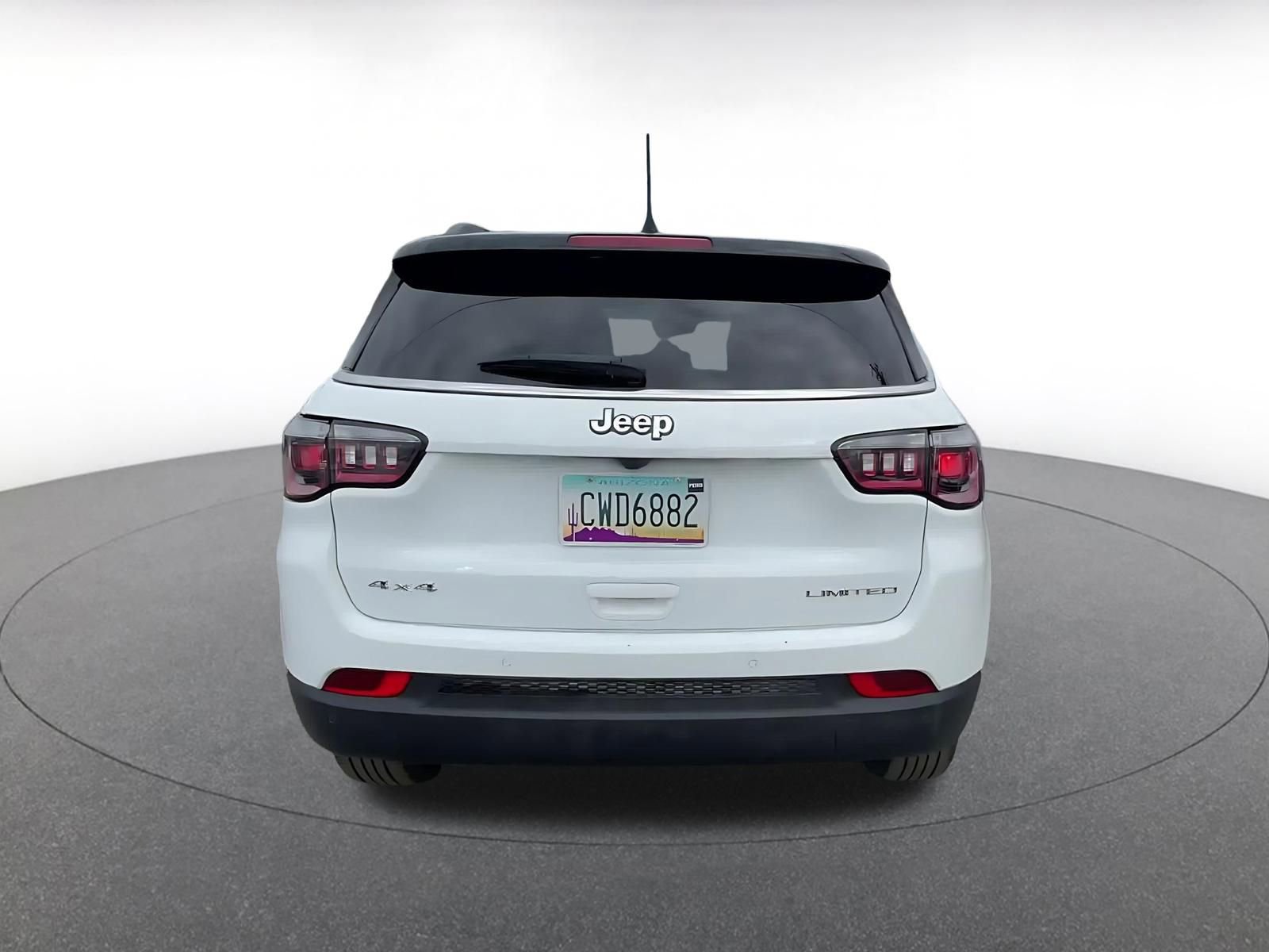 Used 2025 Jeep Compass Limited image 12