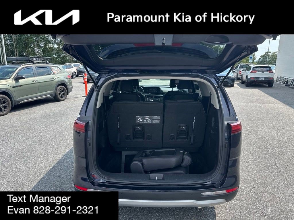 Used 2024 Kia Carnival LX FWD image 10