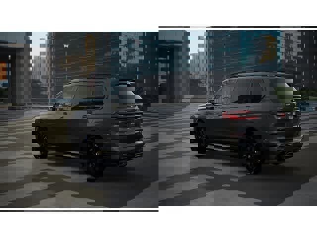 New 2026 BMW X7 M60i image 2