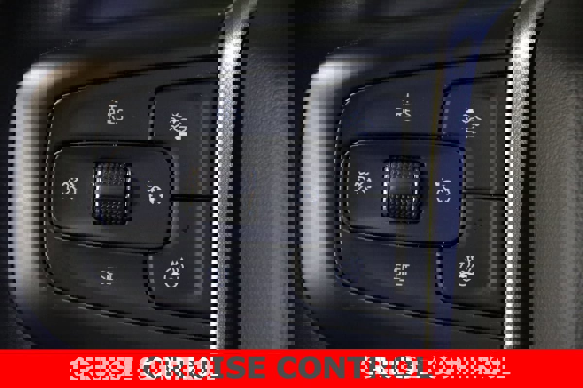 Used 2025 GMC Sierra 3500 SLT w/ SLT Premium Package image 25