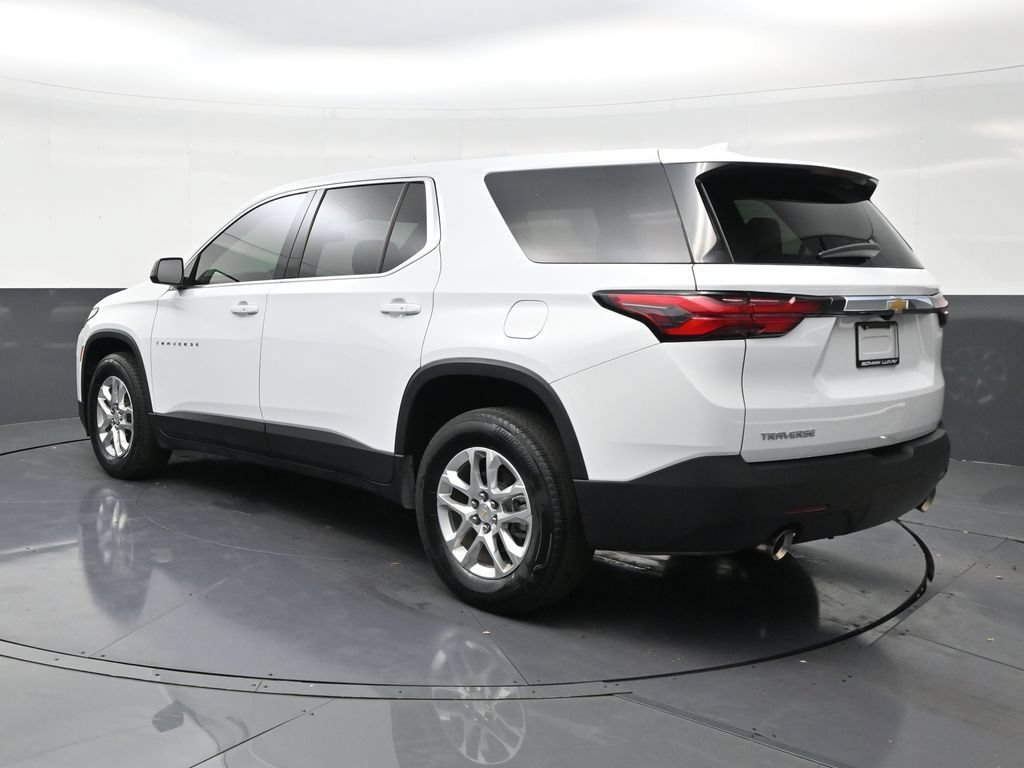 Used 2023 Chevrolet Traverse LS FWD image 3