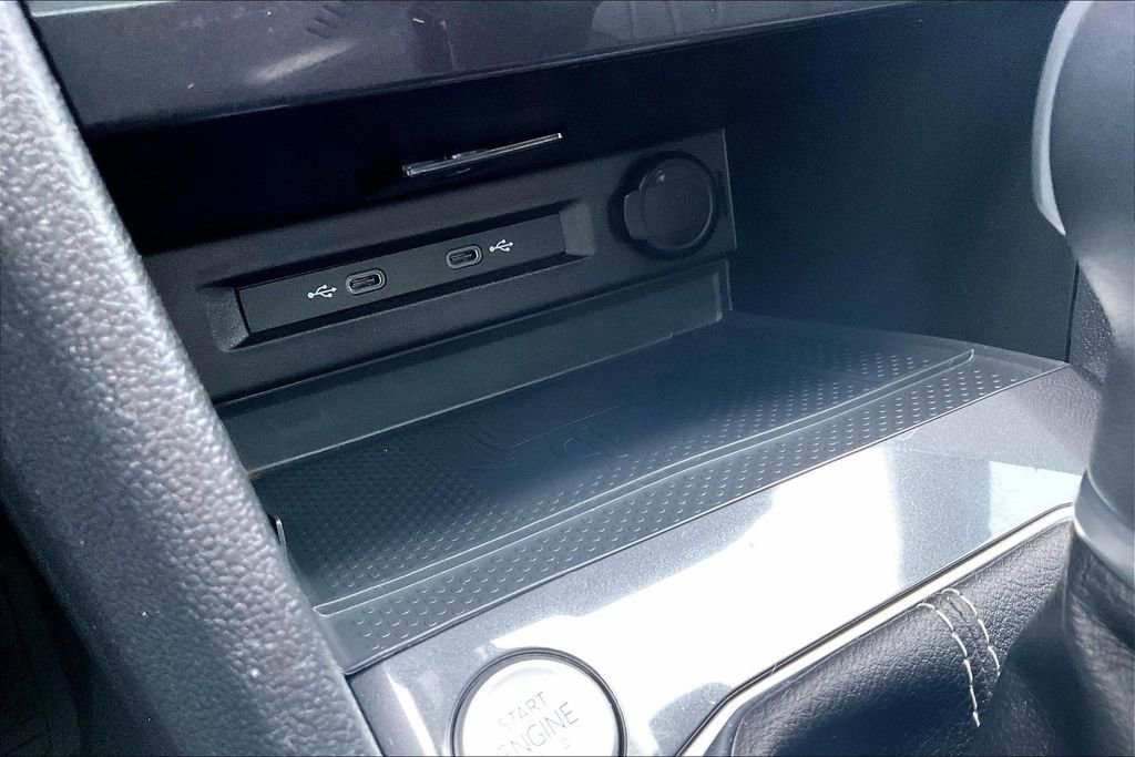 Used 2024 Volkswagen Tiguan SE R-Line image 33