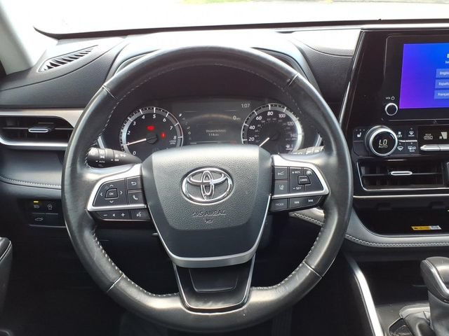 Certified 2024 Toyota Highlander XLE FWD image 6