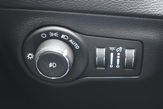 Used 2020 Jeep Compass Altitude image 13