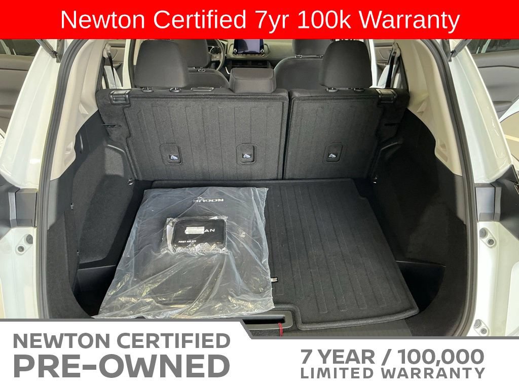 Used 2025 Nissan Rogue S FWD image 18