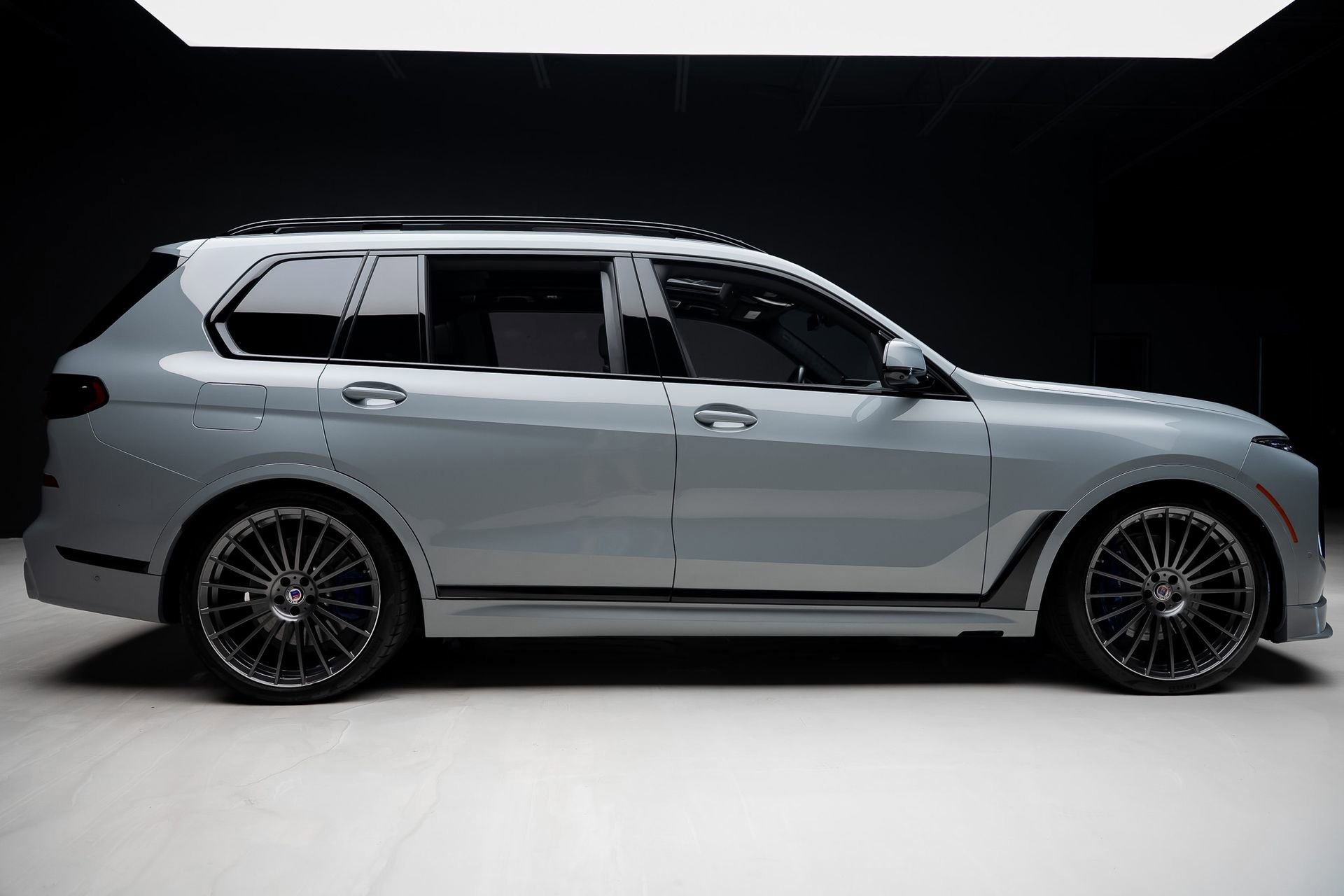 Used 2024 BMW ALPINA XB7 AWD/4WD image 37