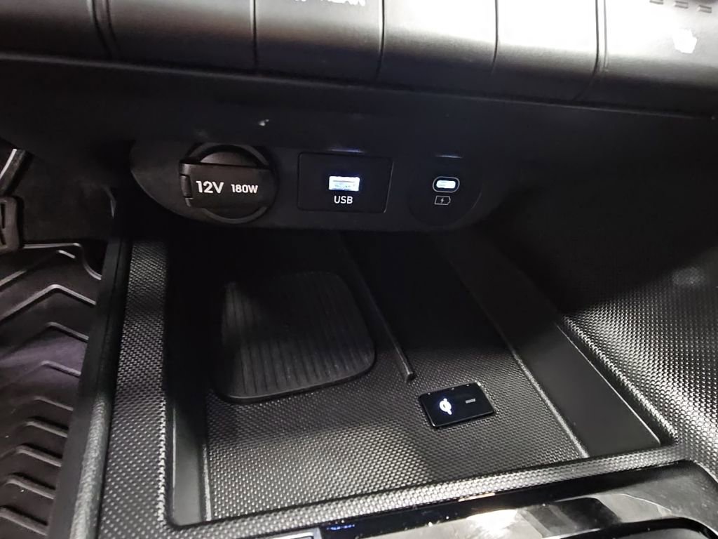 Used 2024 Hyundai Elantra SEL w/ Convenience Package image 21