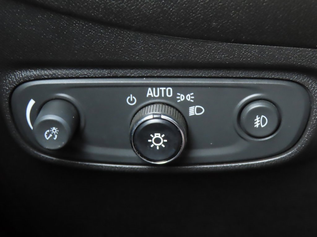 Used 2023 Chevrolet Equinox Premier image 21