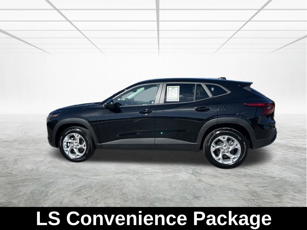 Used 2025 Chevrolet Trax LS w/ LS Convenience Package FWD image 8