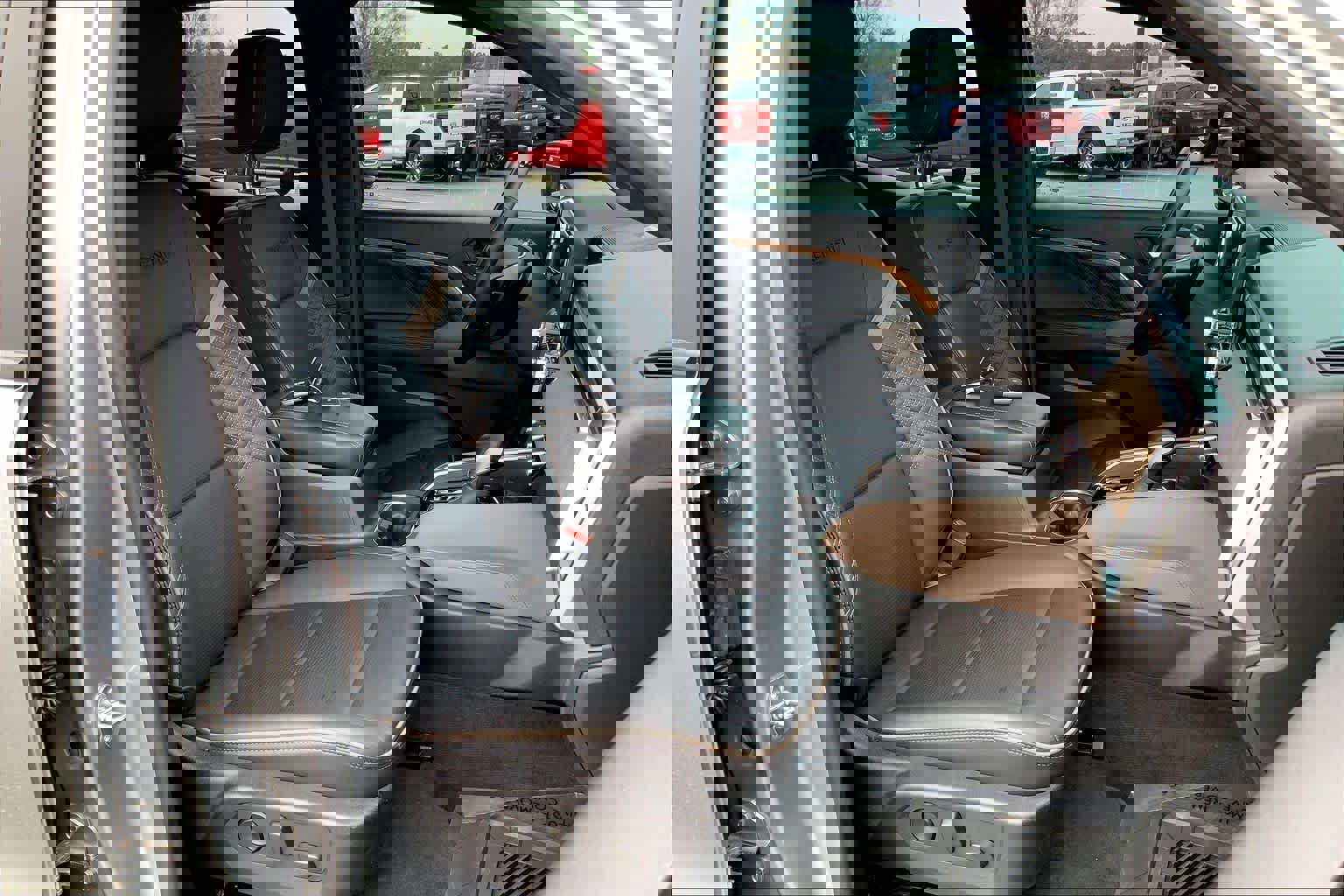 Used 2023 GMC Canyon Denali image 9