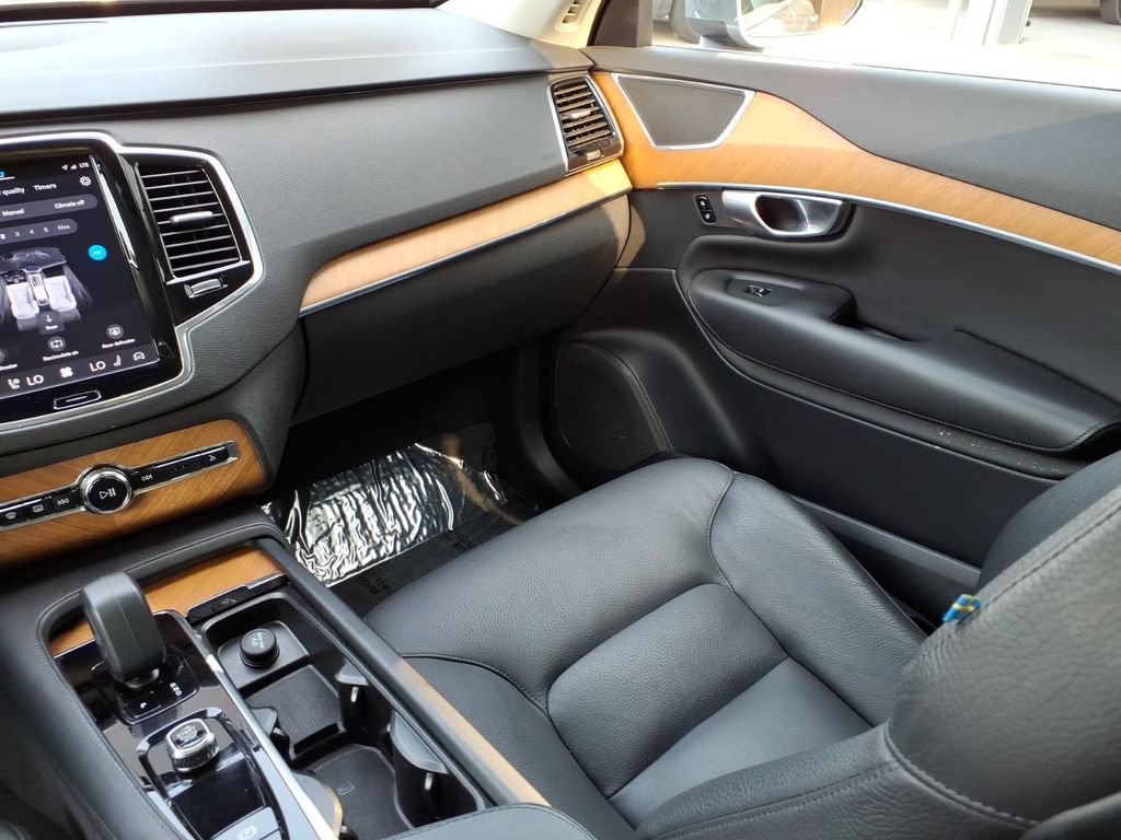 Certified 2023 Volvo XC90 B5 Plus w/ Protection Package Premier AWD/4WD image 21