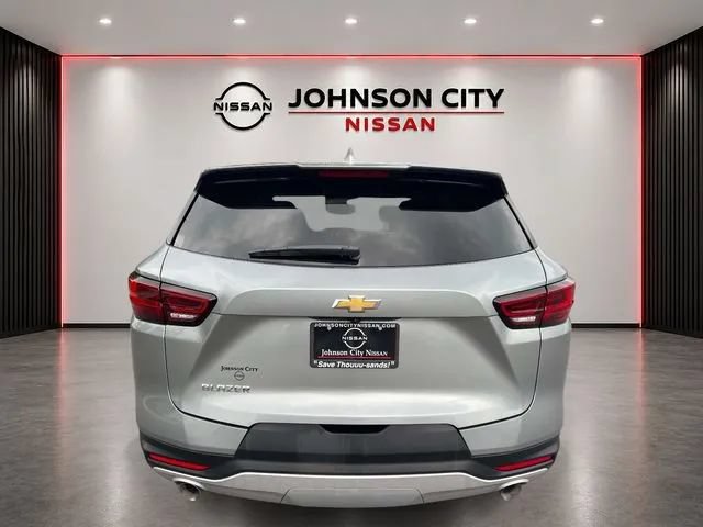 Used 2025 Chevrolet Blazer LT FWD image 6