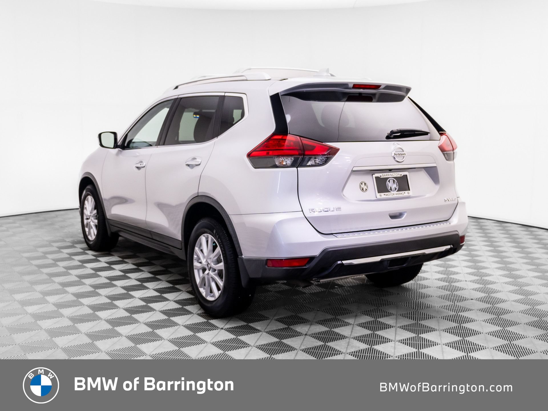 Used 2017 Nissan Rogue SV AWD/4WD image 3