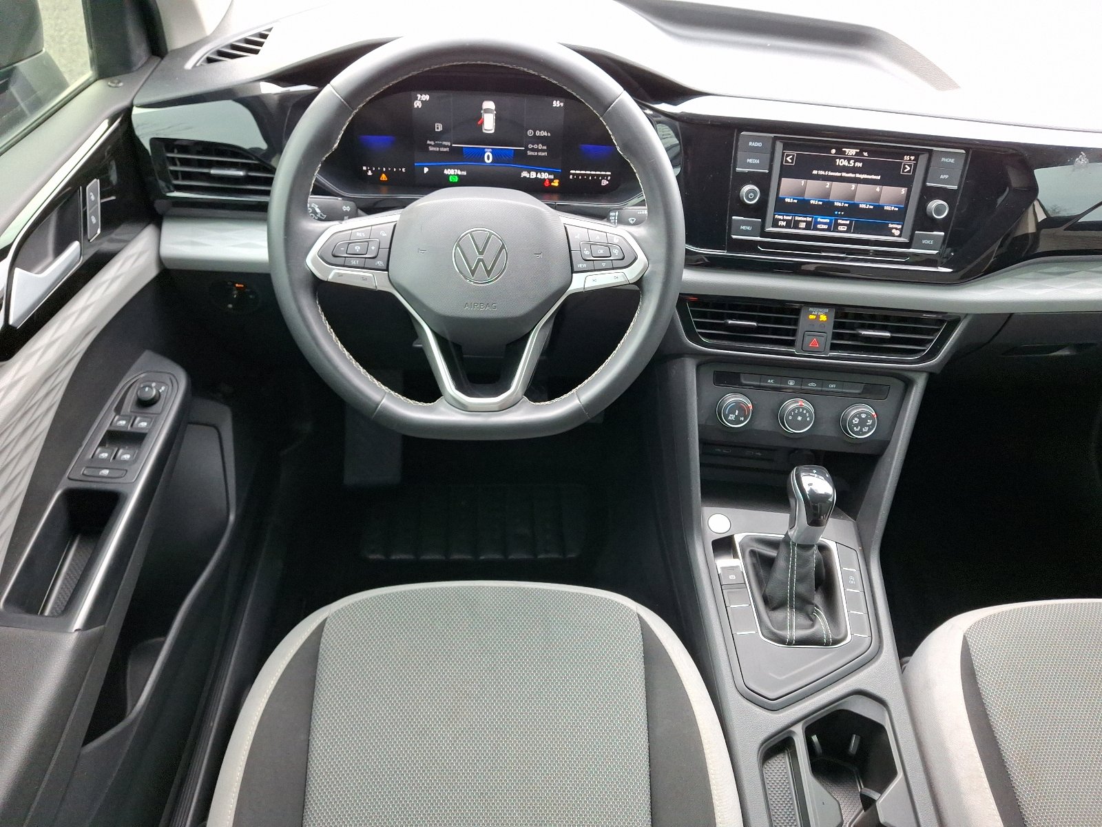 Certified 2022 Volkswagen Taos S image 12