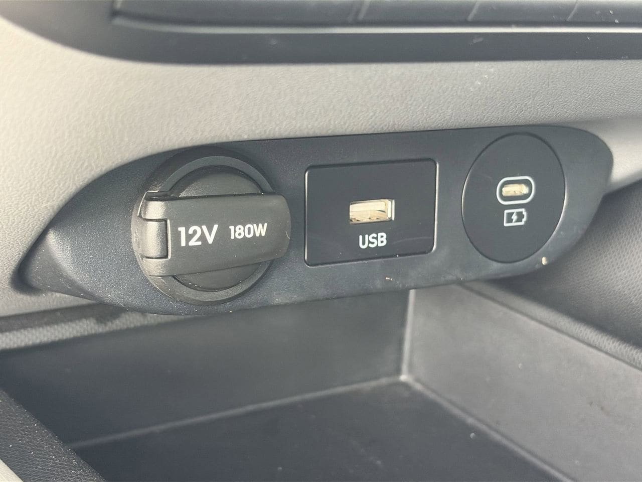 Certified 2024 Hyundai Elantra SE FWD image 27