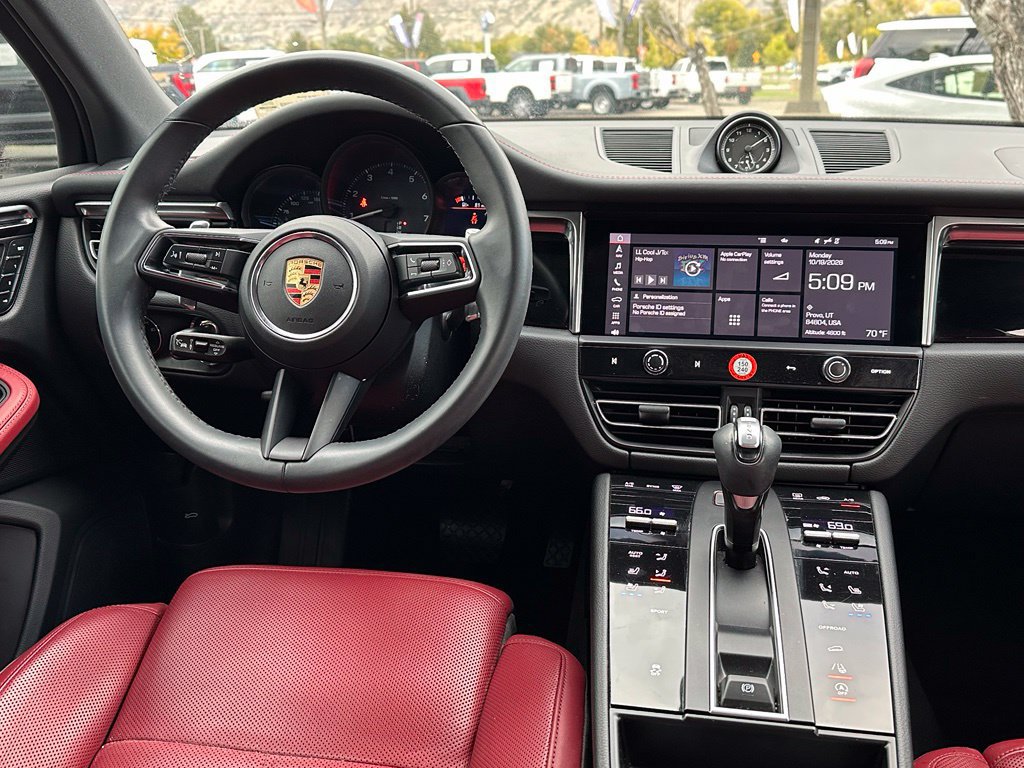 Used 2023 Porsche Macan AWD/4WD image 24