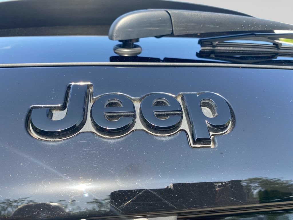 Certified 2019 Jeep Cherokee Latitude Plus AWD/4WD image 18