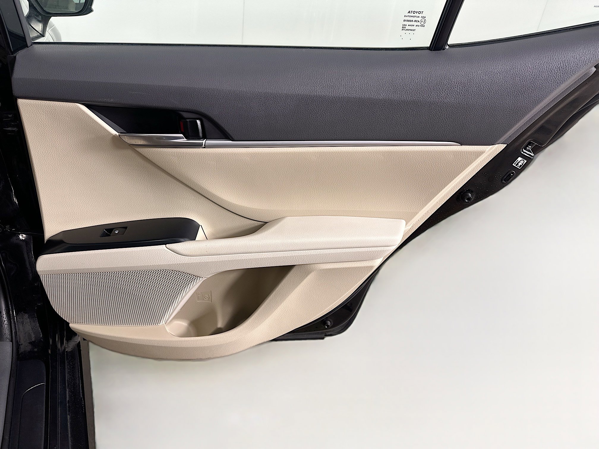 Used 2018 Toyota Camry LE FWD image 28