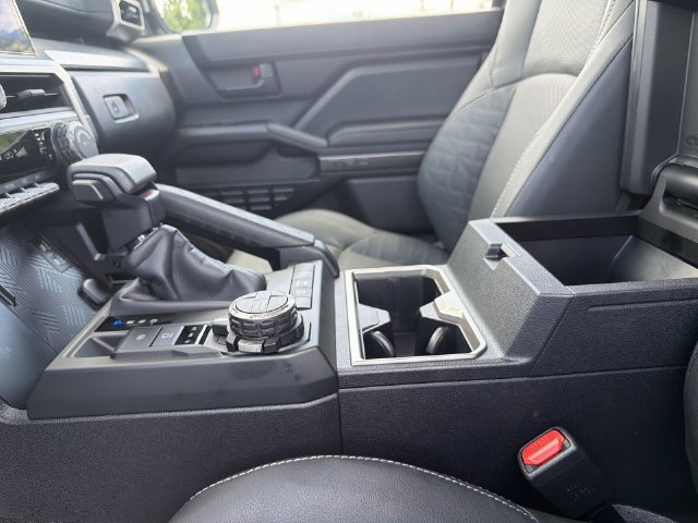 Used 2025 Toyota 4Runner TRD Off-Road Premium AWD/4WD image 25