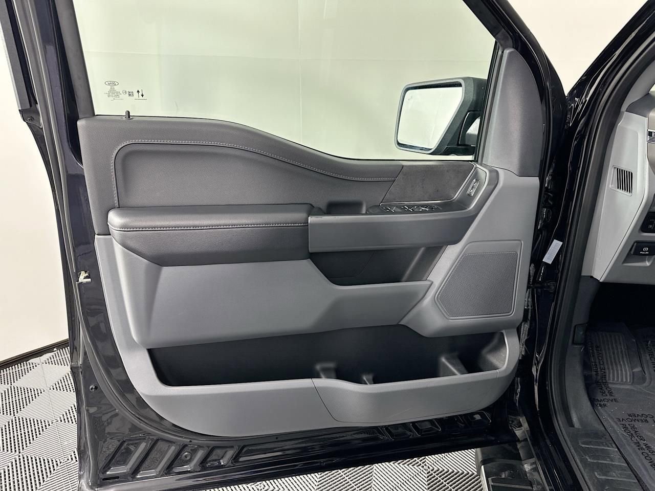 Used 2025 Ford F150 XLT w/ Equipment Group 301A Standard image 30