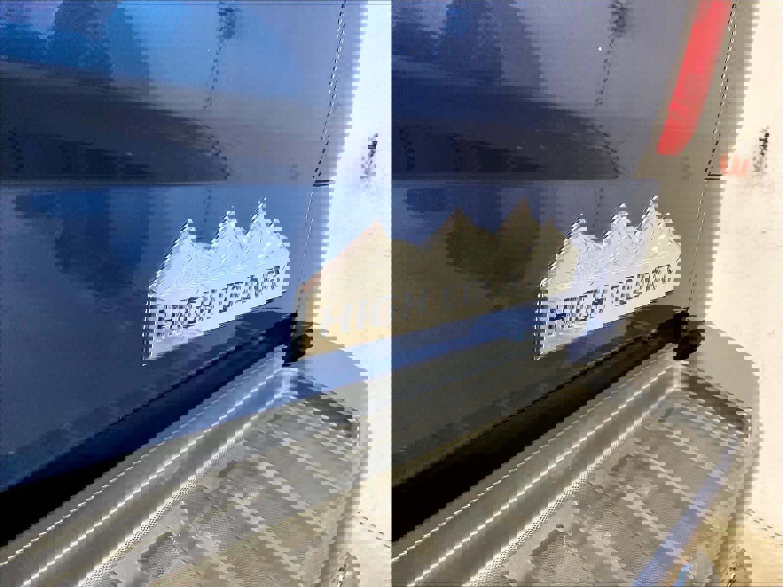 Used 2015 Chevrolet Silverado 2500 High Country w/ Duramax Plus Package image 10