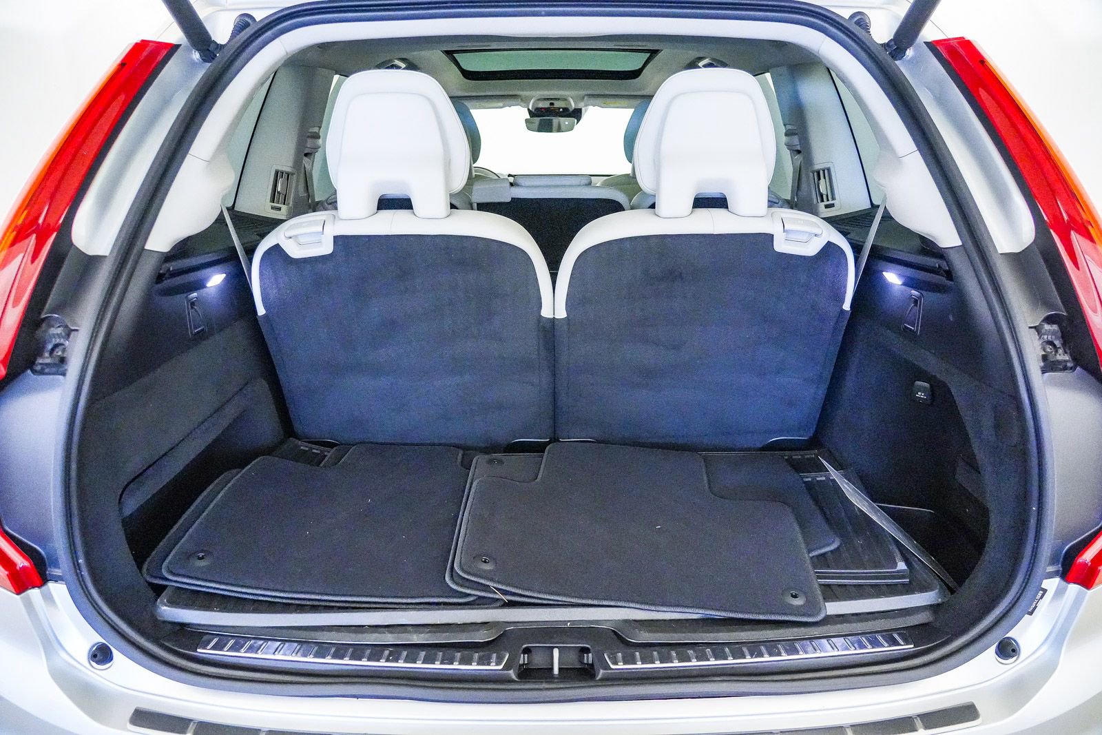 Used 2020 Volvo XC90 T5 Momentum w/ Protection Package Premier AWD/4WD image 28