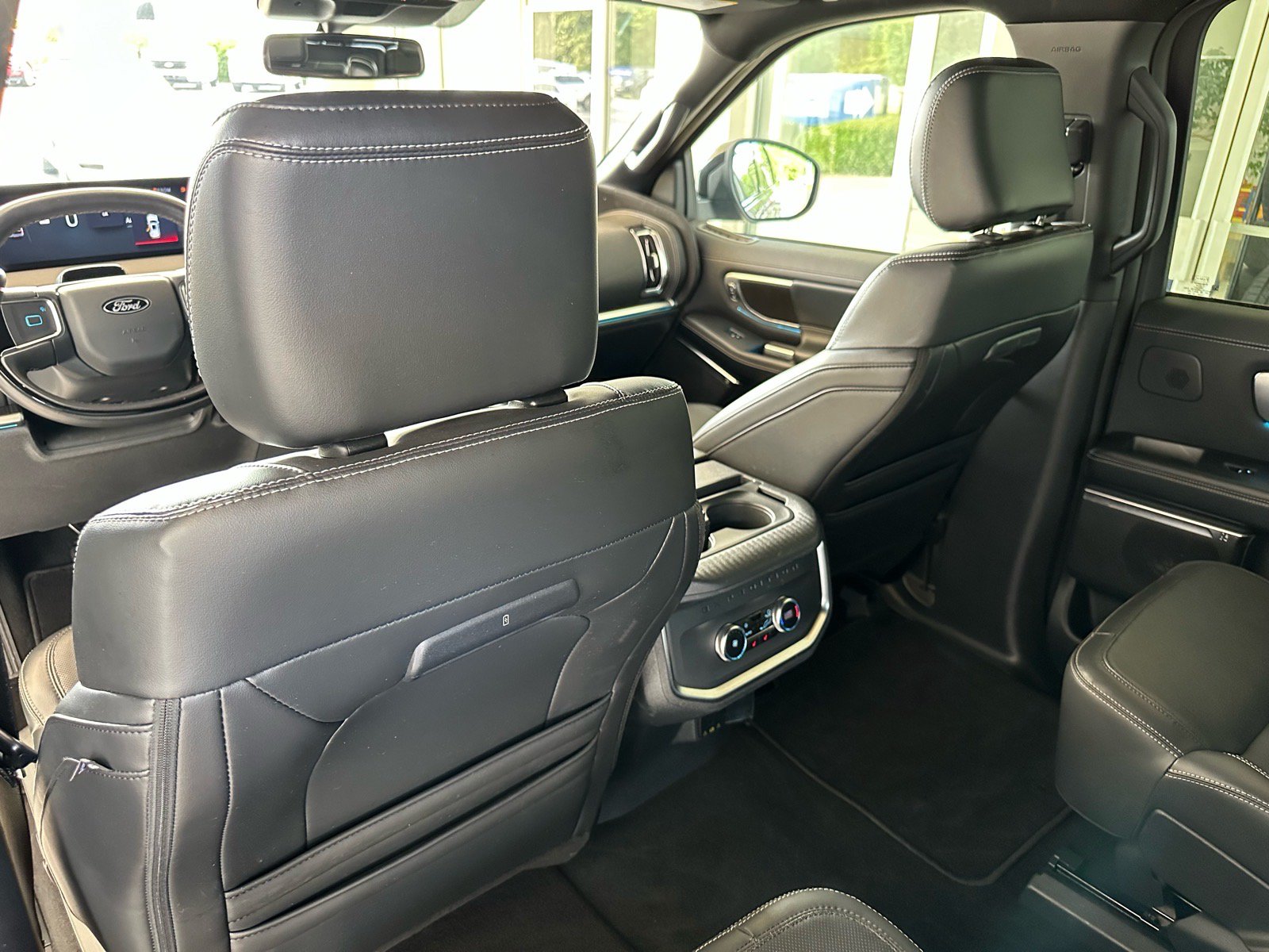 Certified 2025 Ford Expedition Platinum w/ Stealth Performance Package AWD/4WD image 34