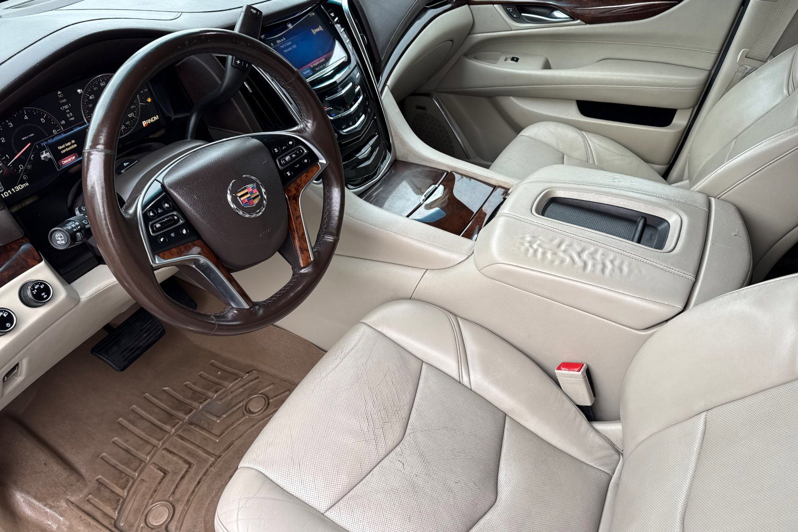 Used 2015 Cadillac Escalade Premium image 11