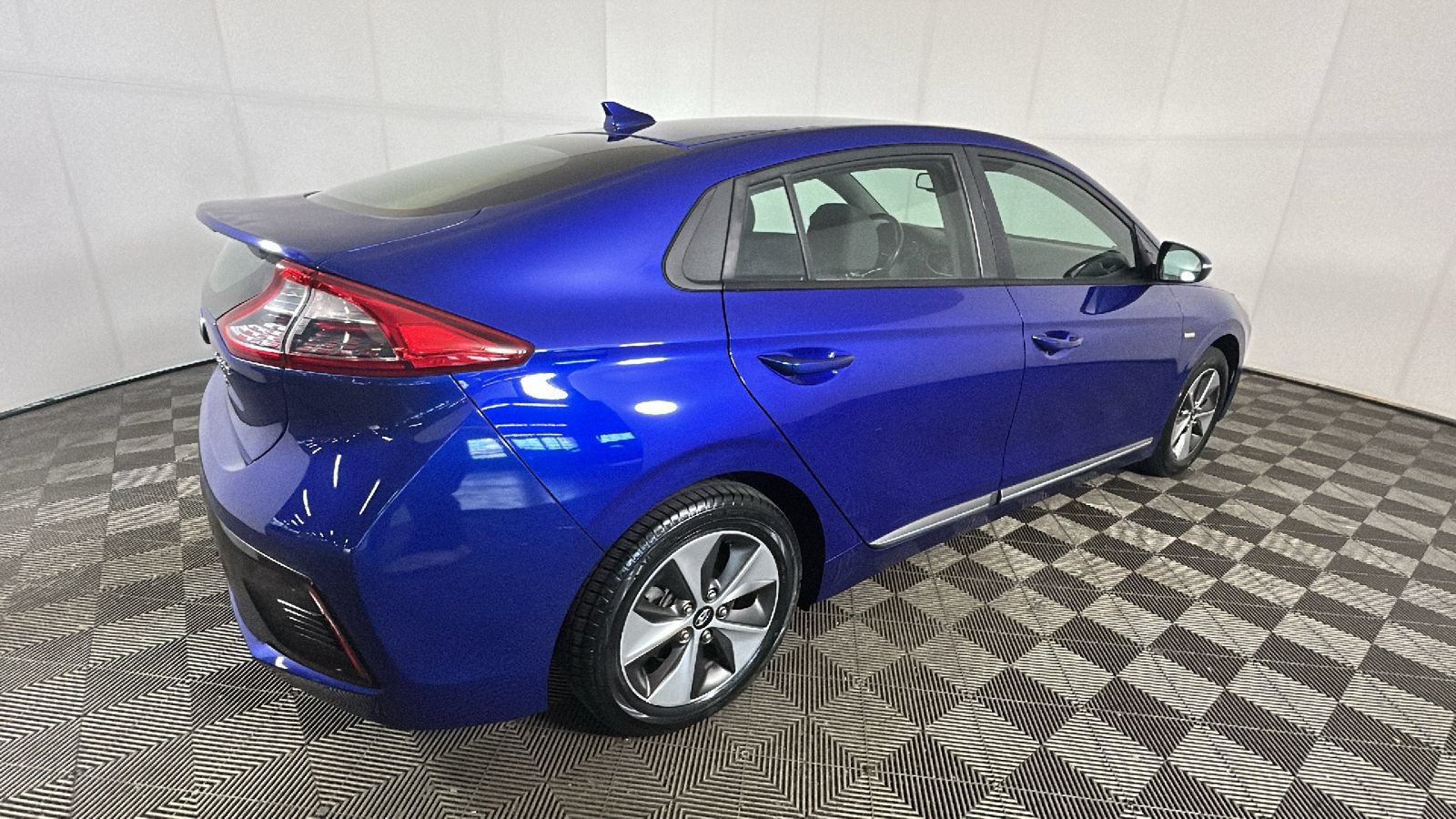 Used 2019 Hyundai Ioniq Electric FWD image 3