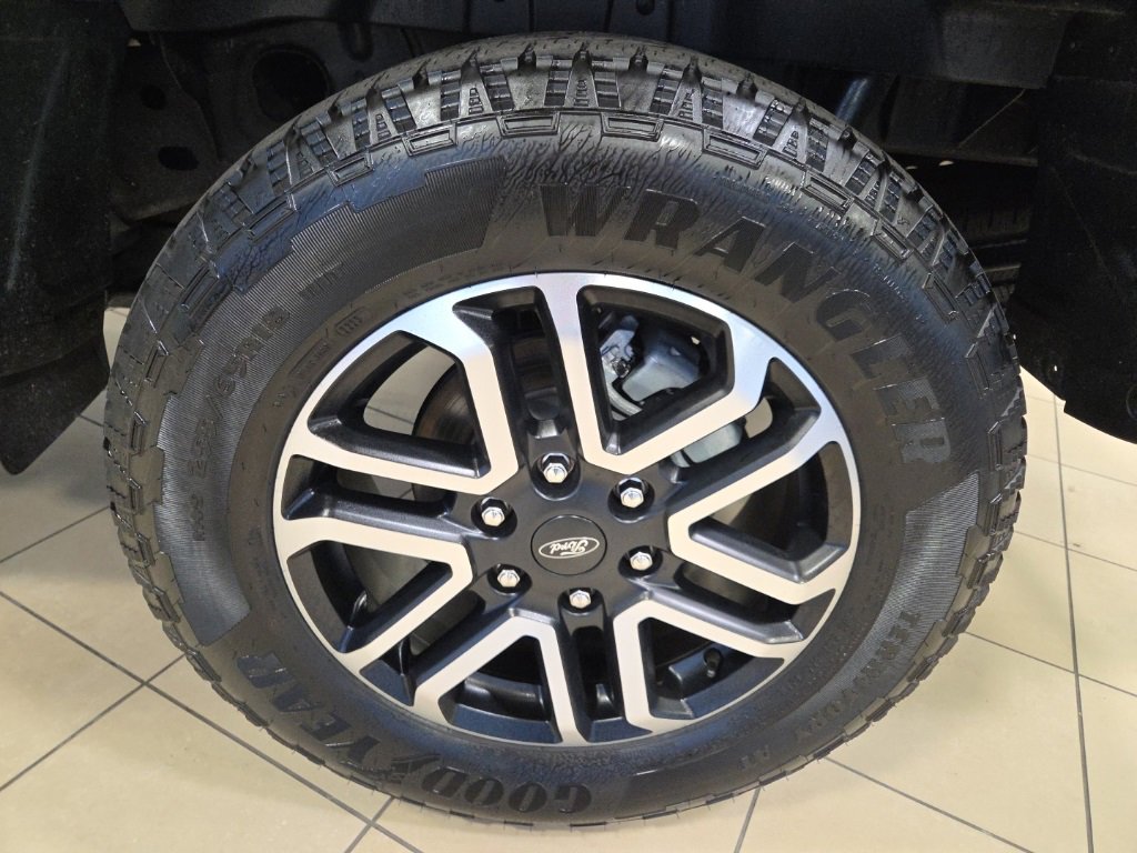 Used 2024 Ford Ranger Lariat w/ Trailer Tow Package image 10