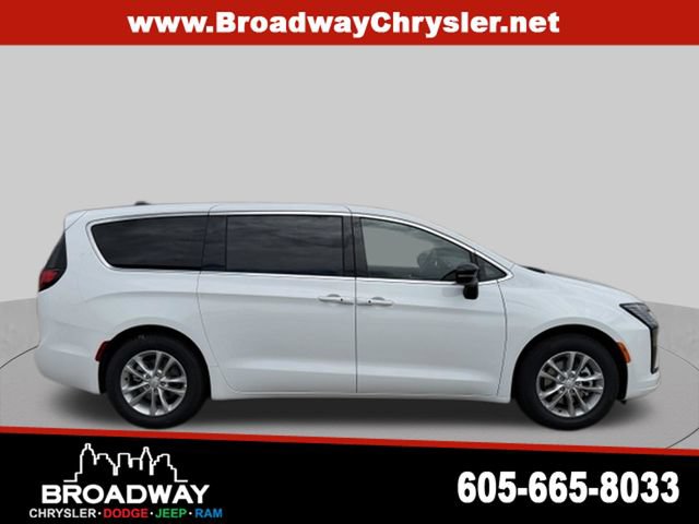 New 2027 Chrysler Pacifica Select w/ Family Tech Group FWD image 5