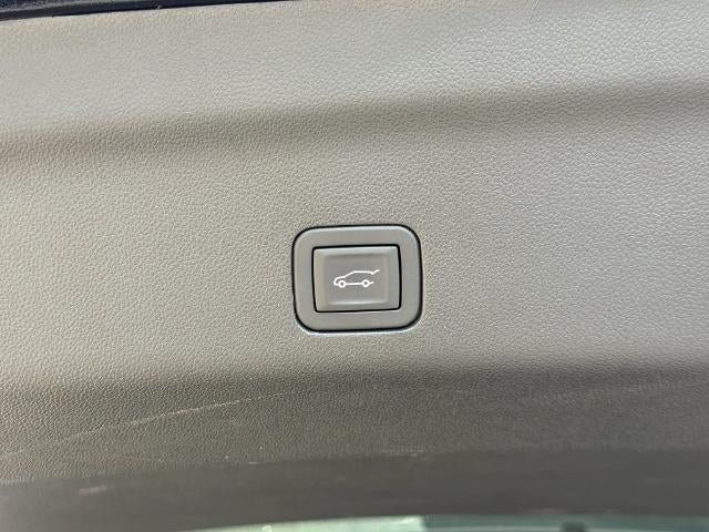 Certified 2025 Cadillac Escalade Premium Luxury AWD/4WD image 20