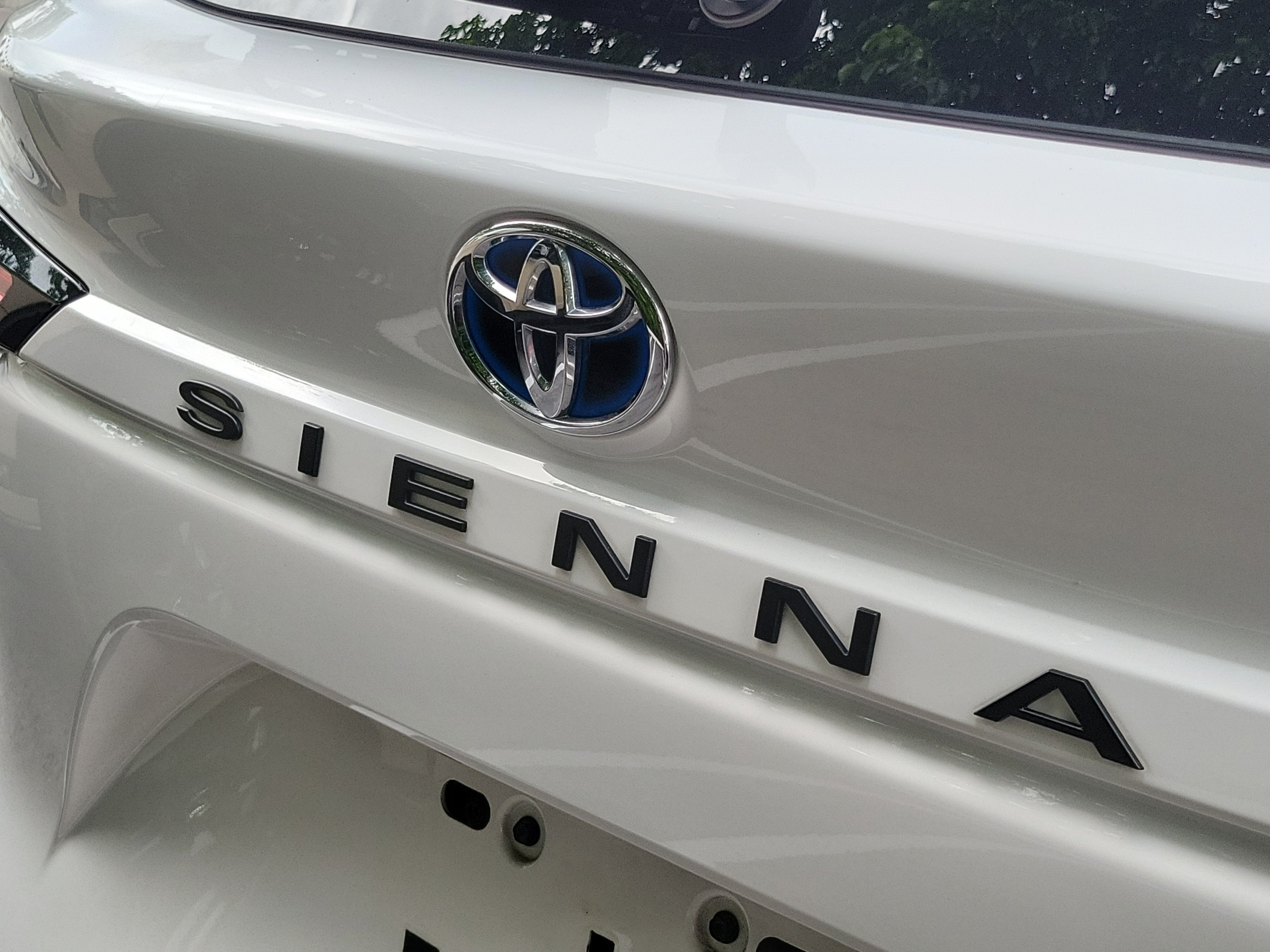 Used 2021 Toyota Sienna LE w/ LE Plus Package FWD image 7
