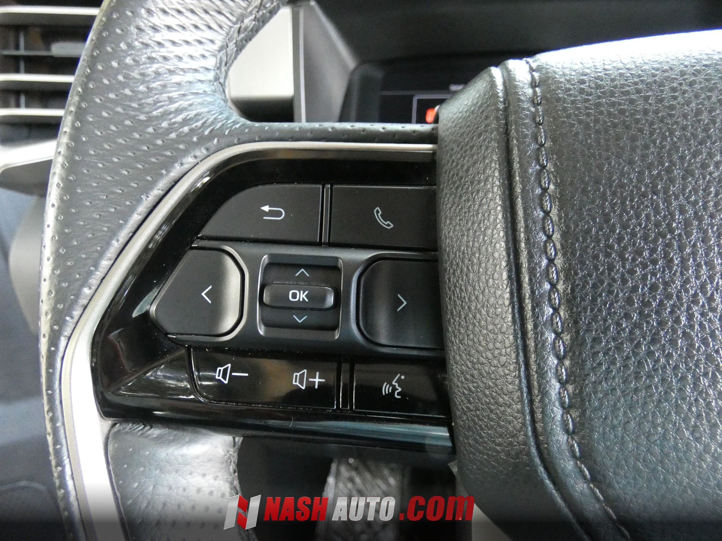 Used 2024 Toyota Tundra Limited w/ Power Package AWD/4WD image 70