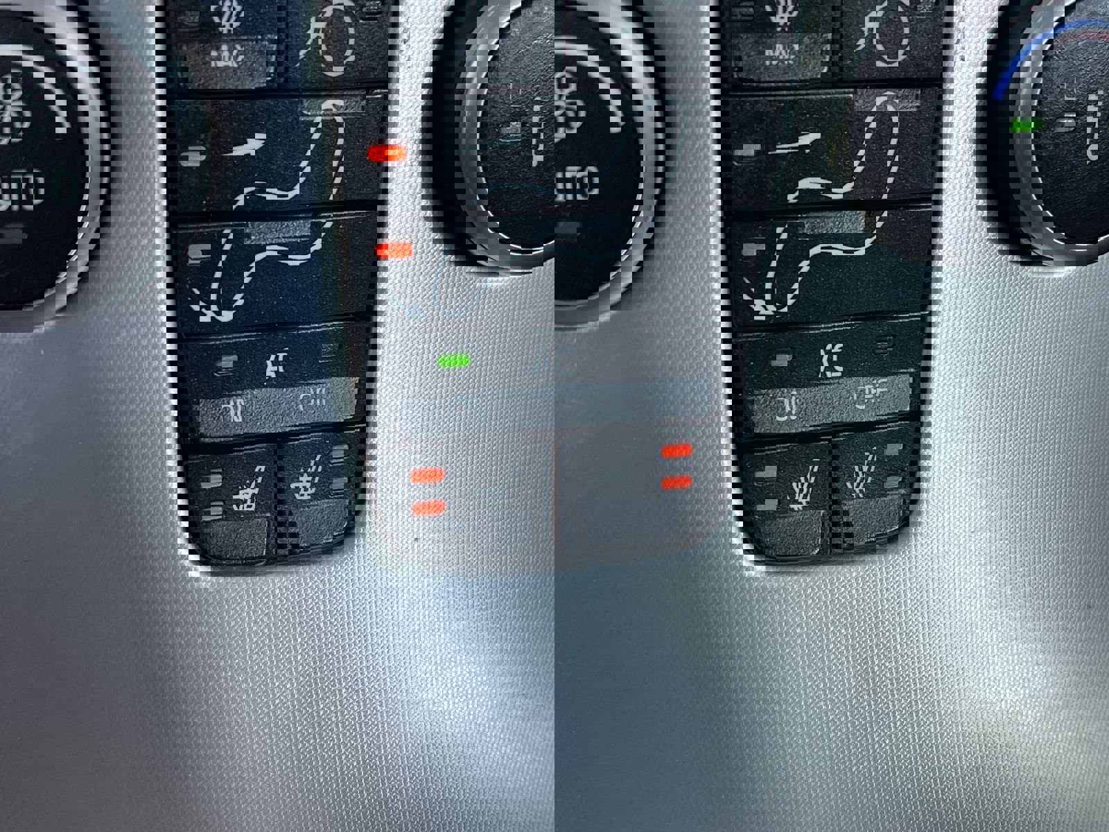 Used 2013 Volvo C70 T5 w/ Climate Pkg FWD image 19