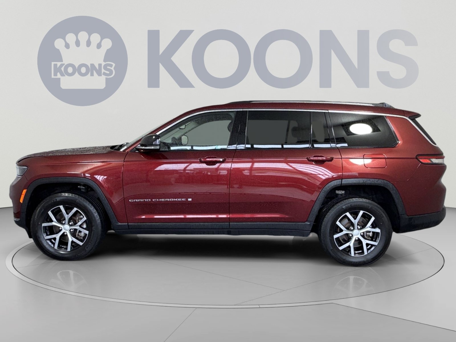 Used 2023 Jeep Grand Cherokee L Limited AWD/4WD image 2
