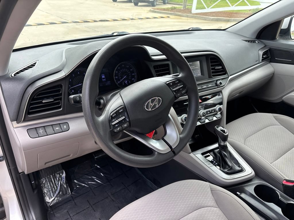 Used 2020 Hyundai Elantra SE FWD image 25