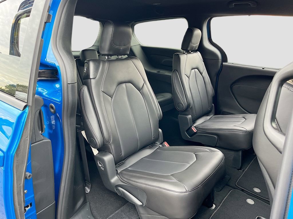 New 2026 Chrysler Pacifica Select image 27