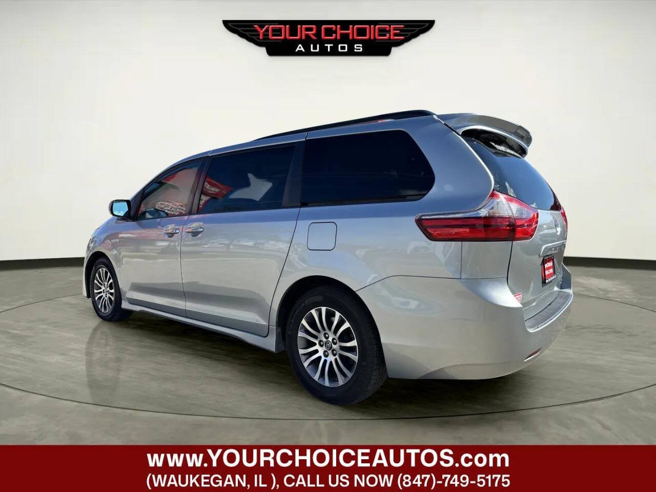 Used 2020 Toyota Sienna XLE FWD image 3
