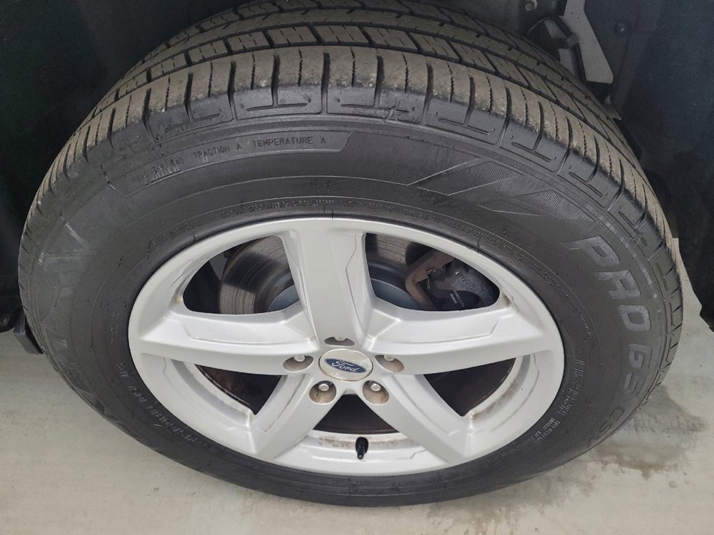 Used 2017 Ford Explorer XLT image 31