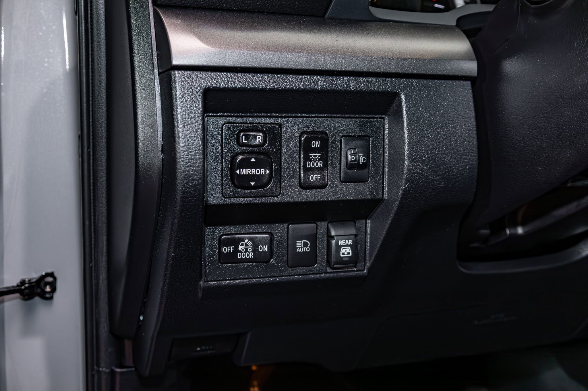 Used 2021 Toyota Tundra SR5 w/ Trail Edition AWD/4WD image 18