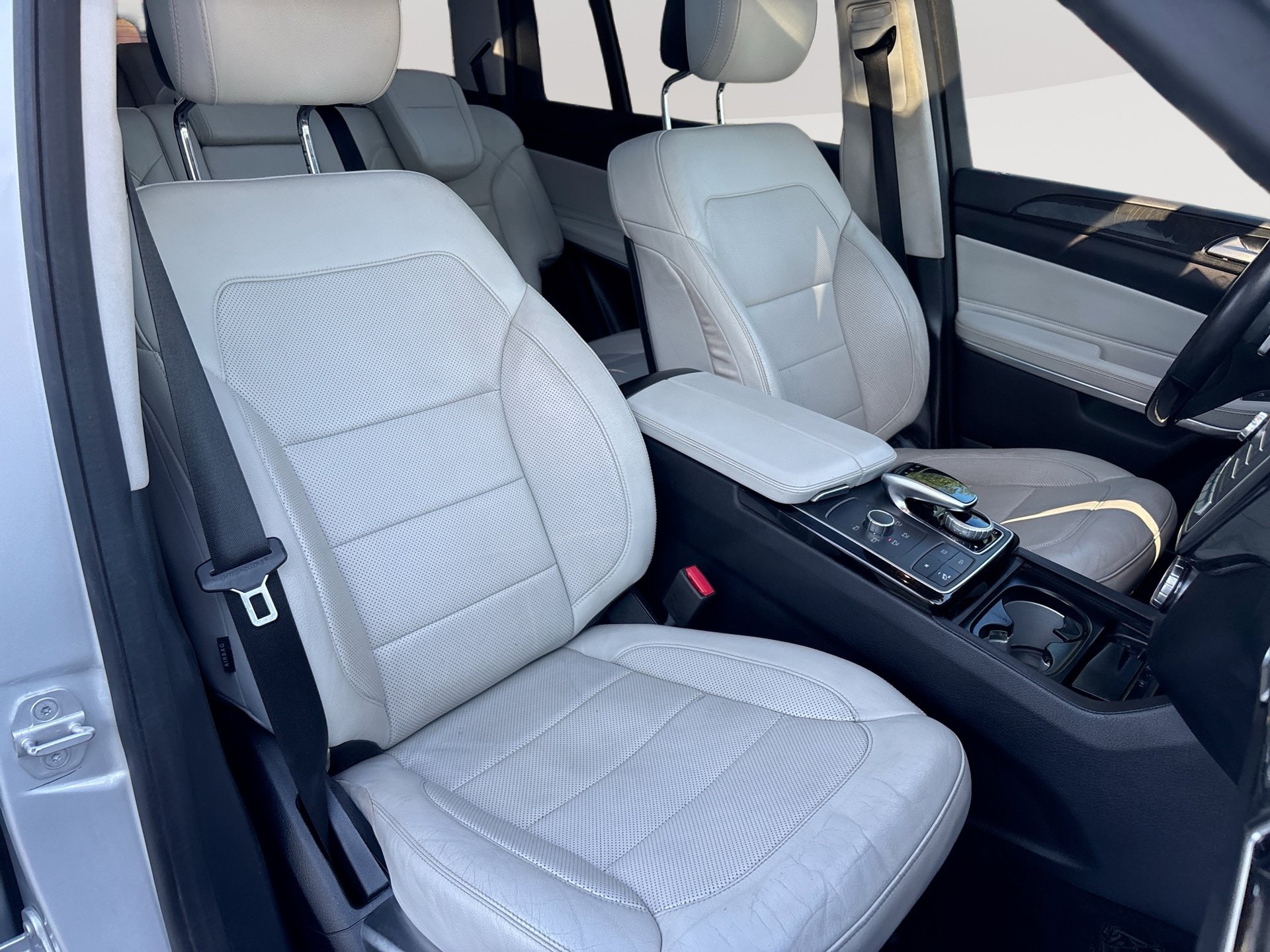Used 2017 Mercedes-Benz GLS 550 4MATIC image 28