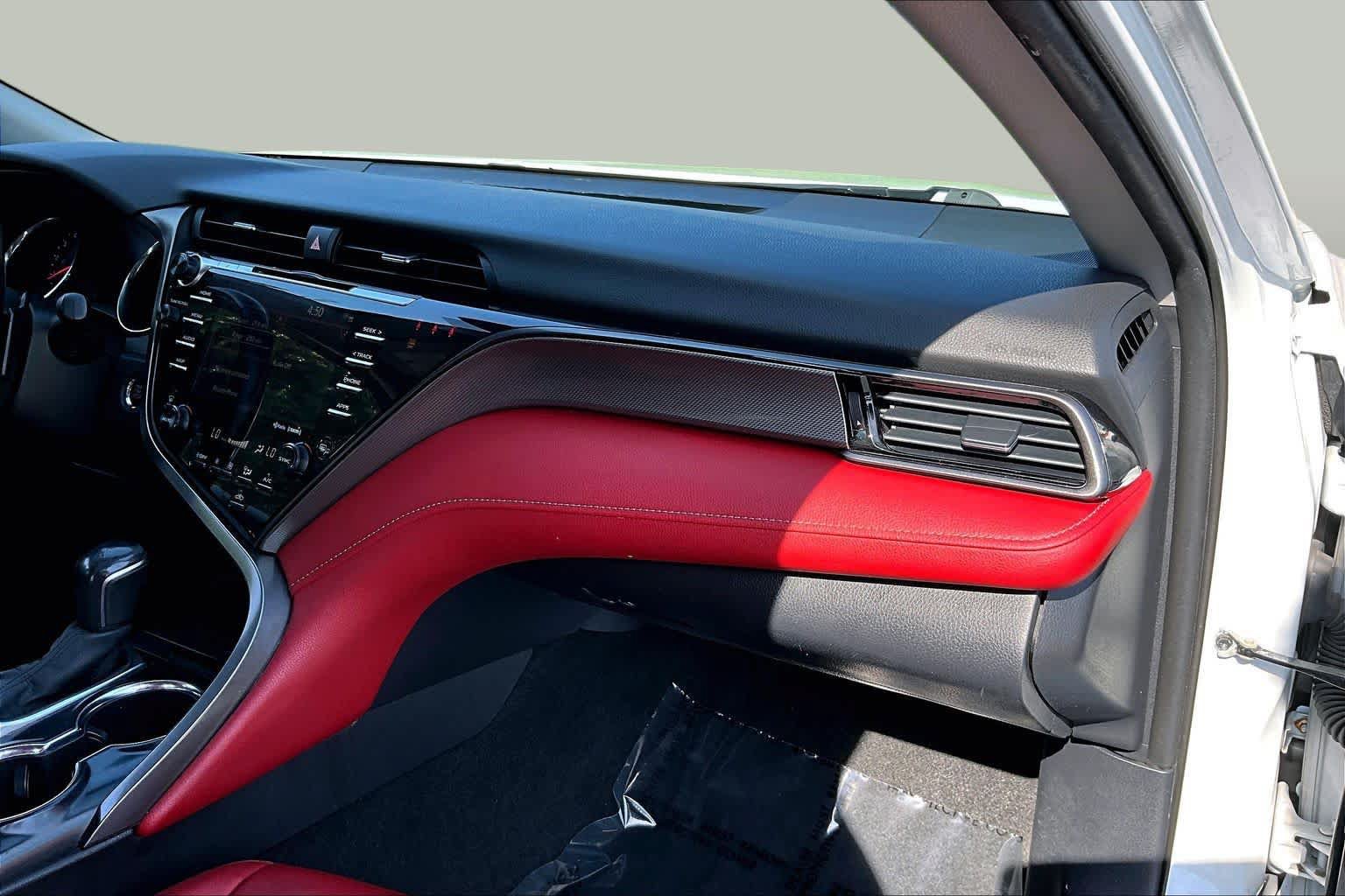 Used 2020 Toyota Camry XSE FWD image 19