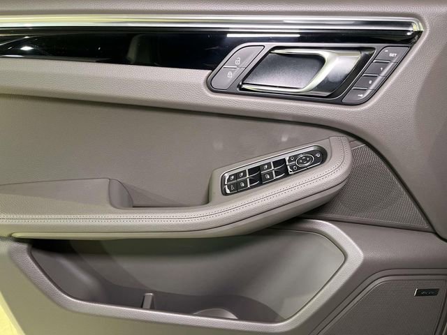 New 2026 Porsche Macan AWD/4WD image 34