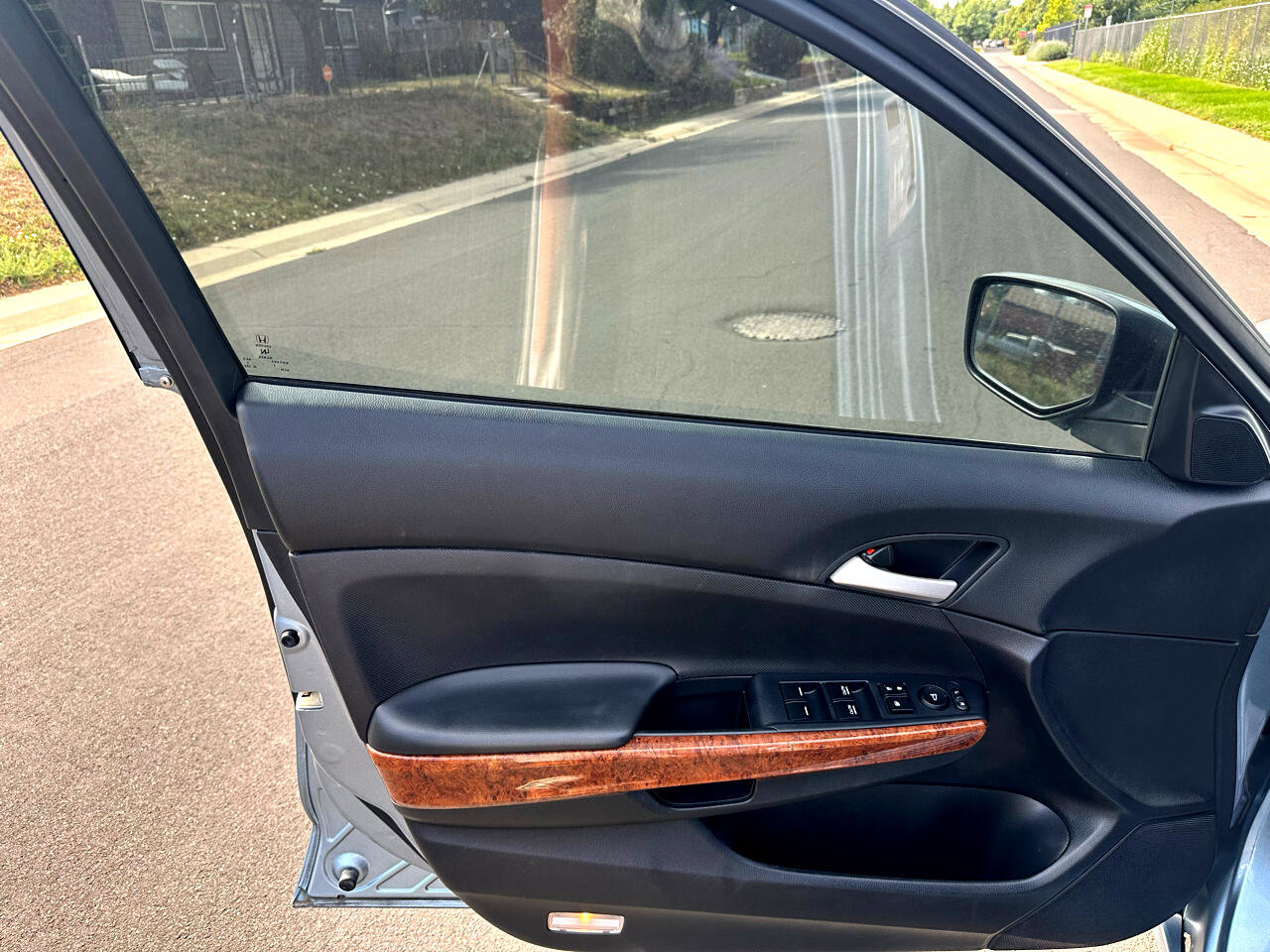 Used 2011 Honda Accord EX image 10